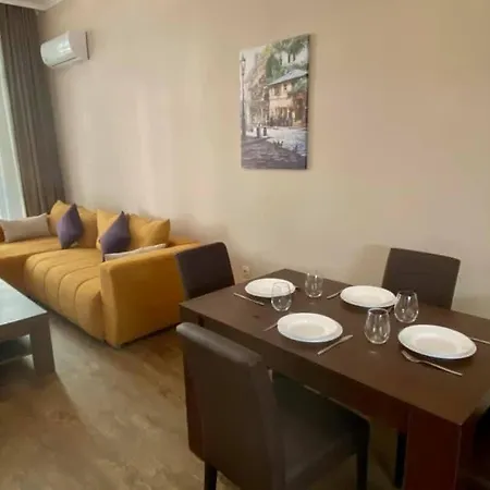 1br Flora *