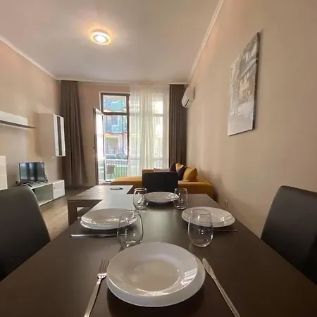 Apartmán 1br Flora Saints Constantine and Helena