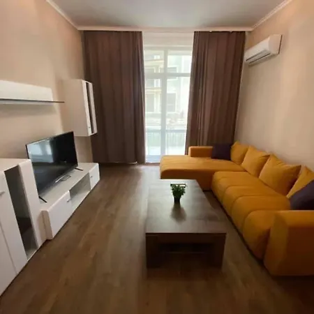 דירה 1br Flora